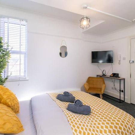 Open Mind Property - Ensuite Studio In Southsea พอร์ตสมัธ ภายนอก รูปภาพ