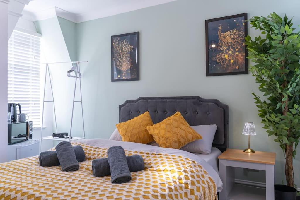 Open Mind Property - Ensuite Studio In Southsea พอร์ตสมัธ ภายนอก รูปภาพ