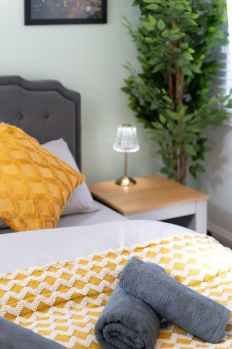Open Mind Property - Ensuite Studio In Southsea พอร์ตสมัธ ภายนอก รูปภาพ