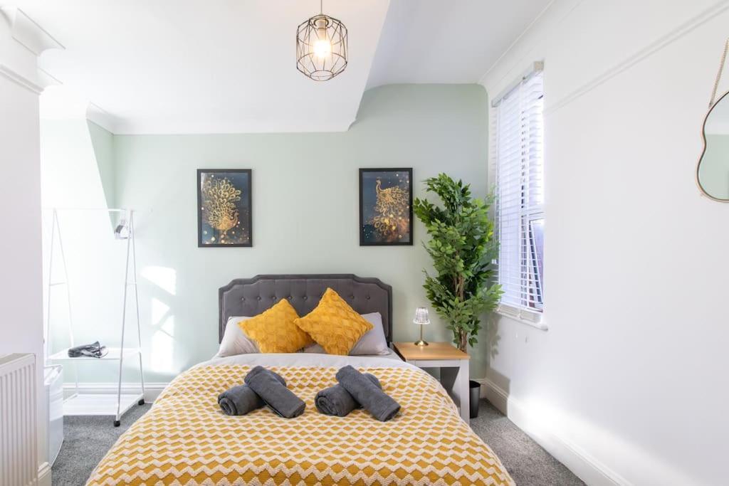 Open Mind Property - Ensuite Studio In Southsea พอร์ตสมัธ ภายนอก รูปภาพ